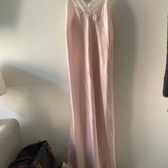 Vintage Other - Vintage Barbizon Baby Pink Slip Dress w/White Lace